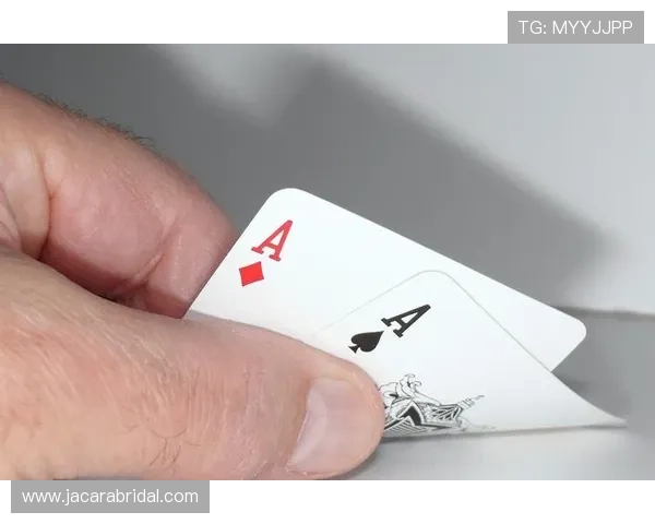 十三水技巧分享:提升牌技的实战经验与操作要点 十三水技巧分享:提升牌技的实战经验与操作要点